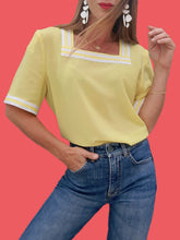 Charger l'image dans la galerie, Chemisier vintage Solange - Col marin jaune et blanc. Taille L, 40, 42.