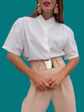 Charger l'image dans la galerie, Chemisier vintage Clarisse - Blanc au col boutonné. Taille S, 36, 38. Made in France.