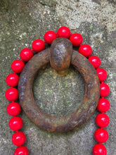 Charger l'image dans la galerie, Collier Carmen - Choker en perles rouge vibrantes. Ras-de-cou