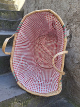 Charger l'image dans la galerie, Grand panier Audrey - En osier tressé. Intérieur doublé vichy.