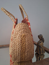 Charger l'image dans la galerie, Sac Marilyn - En paille naturelle réhaussé d'un liseré rouge.
