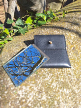 Charger l'image dans la galerie, Étui à miroir de ceinture Anatole - En cuir noir, avec passant à l'arrière.