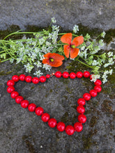 Charger l'image dans la galerie, Collier Carmen - Choker en perles rouge vibrantes. Ras-de-cou