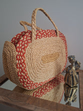 Charger l'image dans la galerie, Sac Marilyn - En paille naturelle réhaussé d'un liseré rouge.