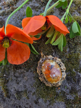 Charger l'image dans la galerie, Pendentif Lison - Bucolique et Shabby Chic. Style printanier et délicat. Pour les amoureux.