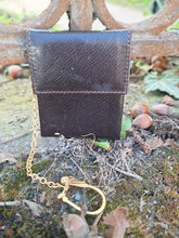 Charger l'image dans la galerie, Porte-monnaie Auguste - Cuir marron, chaînette et mousqueton.
