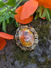 Charger l'image dans la galerie, Pendentif Lison - Bucolique et Shabby Chic. Style printanier et délicat. Pour les amoureux.