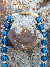 Charger l'image dans la galerie, Collier sautoir Marina - Perles Facettées Bleu Cobalt. Style Chapelet