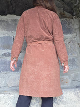 Charger l'image dans la galerie, Trench vintage Florence - En suédine marron chocolat 70s. Taille L, 40, 42. Made in France
