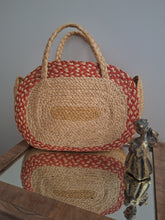 Charger l'image dans la galerie, Sac Marilyn - En paille naturelle réhaussé d'un liseré rouge.