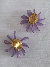 Charger l'image dans la galerie, Boucles d'oreilles Léane - Étoile Florale Mauve & Cristal Givré violet