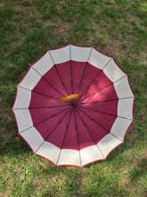 Charger l'image dans la galerie, 📿🍍Parapluie Alice - Grand modèle bicolore bordeaux et blanc. Breaker.