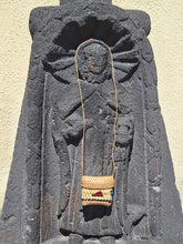 Charger l'image dans la galerie, Porte monnaie Louane - En fibre tressée avec fermeture à rabat.