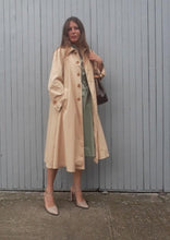 Charger l'image dans la galerie, Trench-Coat vintage Kamélia - Coupe Oversize. Beige. Taille M, 38, 40