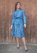 Charger l'image dans la galerie, Robe vintage Valérie - Motifs géométriques. Taille M, 38, 40. Fabriqué en France