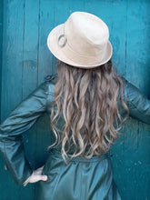 Charger l'image dans la galerie, Chapeau vintage Eléonore - Détail de boucle