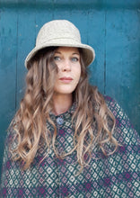Charger l'image dans la galerie, Chapeau vintage Daphnée -100 % Laine beige chinée. Fabriqué en France