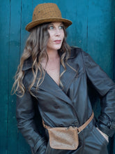Charger l'image dans la galerie, Chapeau vintage Cassie - Trilby à carreaux en coton moka et noir
