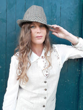 Charger l'image dans la galerie, Chapeau vintage Adélie - Trilby à imprimé pattes d'oie