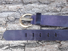 Charger l'image dans la galerie, Ceinture vintage Olga - Cuir violet, logo Laurèl. Taille L