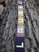 Charger l'image dans la galerie, Ceinture vintage Olga - Cuir violet, logo Laurèl. Taille L