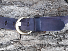 Charger l'image dans la galerie, Ceinture vintage Olga - Cuir violet, logo Laurèl. Taille L