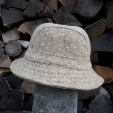 Charger l'image dans la galerie, Chapeau vintage Daphnée -100 % Laine beige chinée. Fabriqué en France