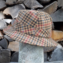 Charger l'image dans la galerie, Chapeau vintage Faustine - 100 % Laine et carreaux Ecossais