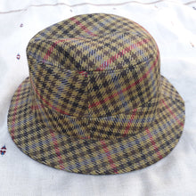 Charger l'image dans la galerie, Chapeau vintage Faustine - 100 % Laine et carreaux Ecossais