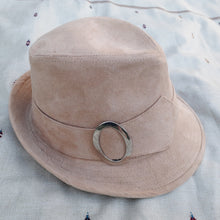 Charger l'image dans la galerie, Chapeau vintage Eléonore - Détail de boucle
