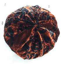 Charger l'image dans la galerie, Béret vintage Kelly - Motifs feuillages, soie et viscose.