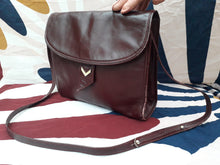 Charger l'image dans la galerie, Sac vintage Adélaïde - Cuir bordeaux