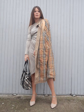 Charger l'image dans la galerie, Trench-Coat vintage April - Paletot Burberrys. Taille L, 40, 42. Tartan