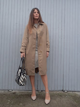 Charger l'image dans la galerie, Trench-Coat vintage April - Paletot Burberrys. Taille L, 40, 42. Tartan