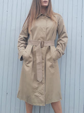 Charger l'image dans la galerie, Trench-Coat vintage April - Paletot Burberrys. Taille L, 40, 42. Tartan