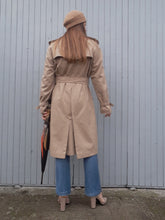 Charger l'image dans la galerie, Trench-Coat vintage Sibylle - Couleur beige. Burberrys. Taille L, 40, 42. Tartan