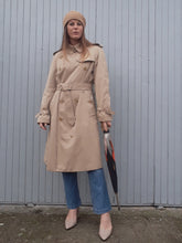 Charger l'image dans la galerie, Trench-Coat vintage Sibylle - Couleur beige. Burberrys. Taille L, 40, 42. Tartan