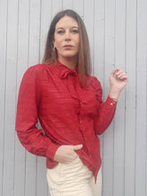 Charger l'image dans la galerie, Chemisier vintage Solange - Fines rayures scintillantes, taille S, 36, 38. Fabriqué en France