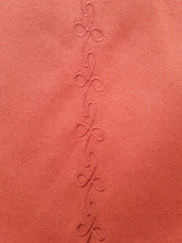 Charger l'image dans la galerie, Jupe vintage Constance - Laine couleur Brique. Broderies Arabesques. Taille M, 36 38