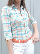 Charger l'image dans la galerie, Chemisier vintage Elynn - A carreaux pastel. Taille XS, 34, 36
