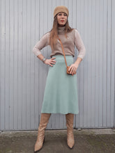 Charger l'image dans la galerie, Jupe vintage Elisa - Coupe midi vert d'eau. Taille S, 36 38. Fabriqué en France