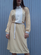 Charger l'image dans la galerie, Robe vintage Lavinia - Plastron plissé. Taille M, 38, 40. Maris. Made in Germany