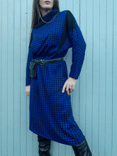 Charger l'image dans la galerie, Robe vintage Adélaïde - Imprimé pied-de-poule. Taille M, 38, 40. Courtelle. Made in Belgium.