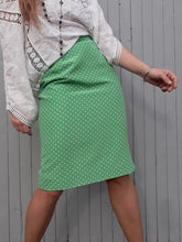 Charger l'image dans la galerie, Jupe vintage Estelle - Vert pomme à pois. Taille S, 34, 36. Fabriqué en France