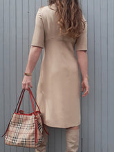 Charger l'image dans la galerie, Robe vintage Justine - Encolure drapée, soie. Cerruti 1881. Taille S, 36, 38.