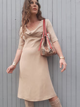 Charger l'image dans la galerie, Robe vintage Justine - Encolure drapée, soie. Cerruti 1881. Taille S, 36, 38.