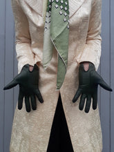 Charger l'image dans la galerie, Gants vintage Emma. Vert bouteille, finition baguette. Taille 7