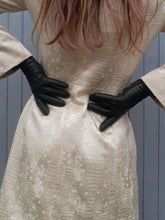 Charger l'image dans la galerie, Gants vintage Emma. Vert bouteille, finition baguette. Taille 7