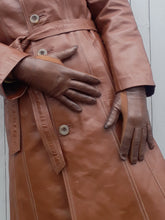 Charger l'image dans la galerie, Gants vintage Camillia - Isotoner. tissu et cuir d'agneau marron. Taille unique
