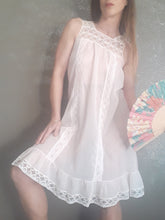 Charger l'image dans la galerie, Nuisette vintage Anna - Rose pâle transparent. Taille M, 38, 40